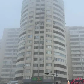 In Baku 200.0 m² apartment is for sale - Image 4