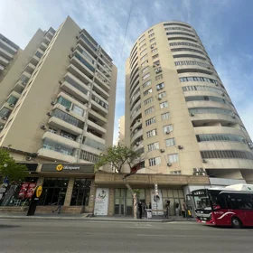 In Baku 200.0 m² apartment is for sale - Image 5