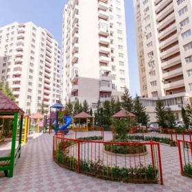 In Baku 200.0 m² apartment is for sale - Image 6