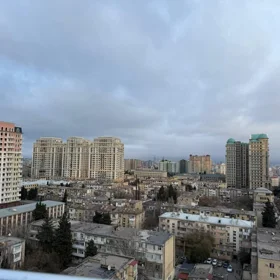In Baku 200.0 m² apartment is for sale - Image 10