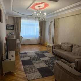 In Baku 100.0 m² apartment is for sale - Image 2