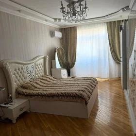 In Baku 100.0 m² apartment is for sale - Image 5