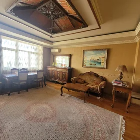 In Baku 92.0 m² apartment is for sale - Image 2