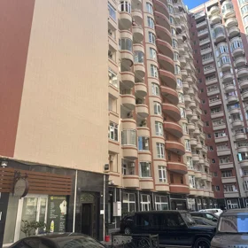 In Səbail rayonu 137.0 m² apartment is for sale - Image 3