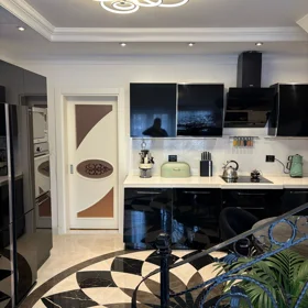 In Baku 180.0 m² apartment is for sale - Image 10