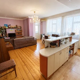 In Baku 132.0 m² apartment is for sale - Image 5