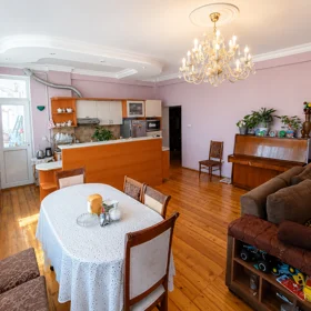 In Baku 132.0 m² apartment is for sale - Image 7