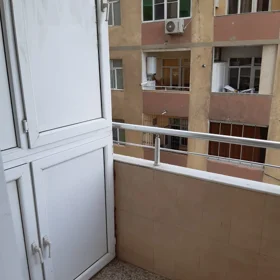 In Baku 110.0 m² apartment is for rent - Image 2