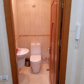 In Baku 110.0 m² apartment is for rent - Image 9
