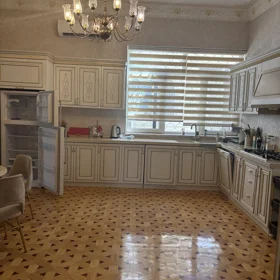 In Baku 155.0 m² apartment is for rent - Image 4
