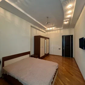 In Baku 130.0 m² apartment is for rent - Image 9
