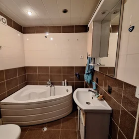 In Baku 75.0 m² apartment is for rent - Image 10