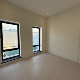 In nan 150.0 m² house with 5.0 rooms is for sale - Image 8