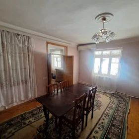 In Baku 100.0 m² house with 3.0 rooms is for rent - Image 3
