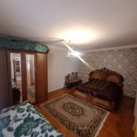 In Baku 100.0 m² house with 3.0 rooms is for rent - Image 8