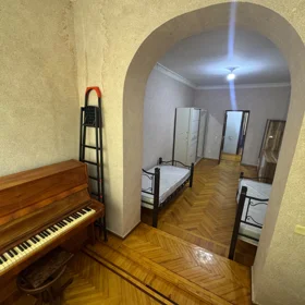 In Baku 70.0 m² apartment is for sale - Image 4