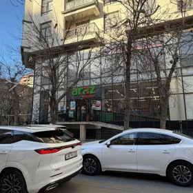 In Baku 196.0 m² apartment is for sale - Image 4