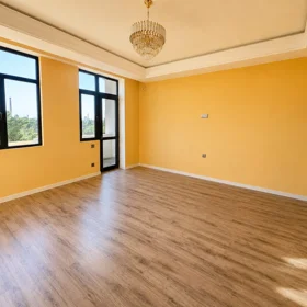 In Baku 90.0 m² apartment is for sale - Image 3