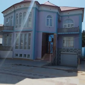 In Baku 385.0 m² house with 5.0 rooms is for rent - Image 3