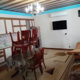 In Baku 385.0 m² house with 5.0 rooms is for rent - Image 10