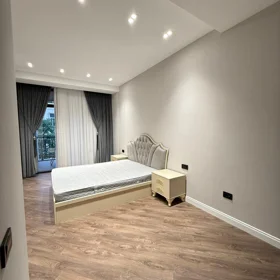 In Baku 90.0 m² apartment is for rent - Image 9