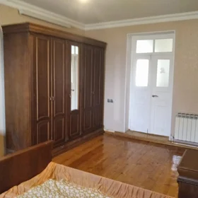 In Binəqədi rayonu 120.0 m² house with 3.0 rooms is for rent - Image 4