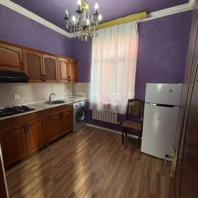 In Baku 100.0 m² house with 3.0 rooms is for sale - Image 2