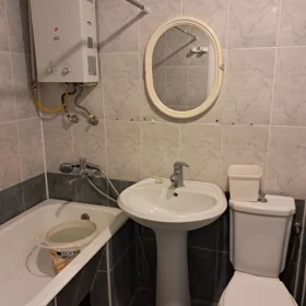 In Baku 65.0 m² apartment is for rent - Image 4