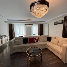 In Baku 147.0 m² apartment is for sale - Image 5
