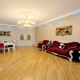 In Baku 171.0 m² apartment is for sale - Image 3