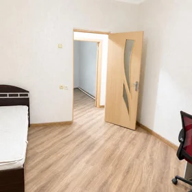 In Baku 80.0 m² apartment is for rent - Image 4