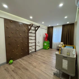 In Baku 185.0 m² apartment is for sale - Image 9