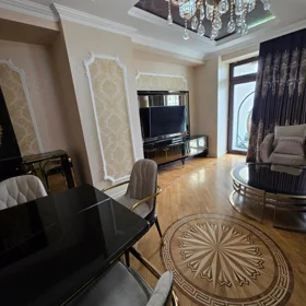 In Baku 150.0 m² apartment is for rent - Image 5