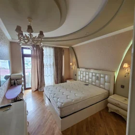 In Baku 150.0 m² apartment is for rent - Image 10
