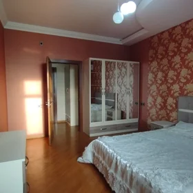 In Baku 90.0 m² apartment is for rent - Image 3