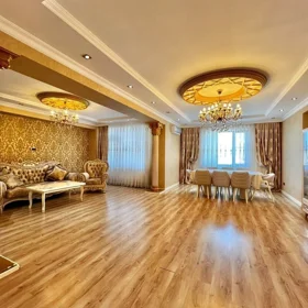 In Baku 280.0 m² apartment is for sale - Image 3