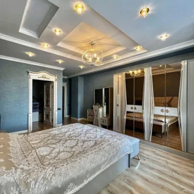 In Baku 280.0 m² apartment is for sale - Image 6
