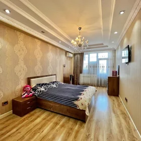 In Baku 280.0 m² apartment is for sale - Image 8