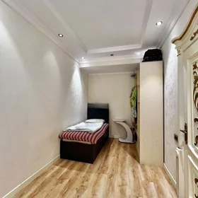 In Baku 280.0 m² apartment is for sale - Image 10