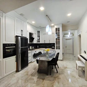 In Baku 130.0 m² apartment is for sale - Image 2