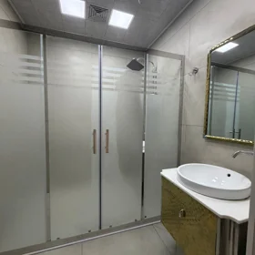 In Baku 142.0 m² apartment is for rent - Image 9