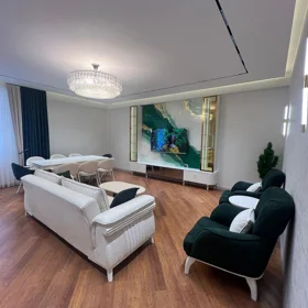In Baku 145.0 m² apartment is for sale - Image 7
