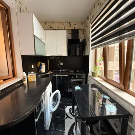 In Baku 150.0 m² apartment is for sale - Image 8