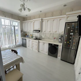 In nan 100.0 m² house with 4.0 rooms is for sale - Image 5