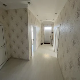 In nan 100.0 m² house with 4.0 rooms is for sale - Image 8