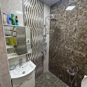 In Baku 70.0 m² apartment is for rent - Image 8