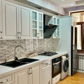 In Baku 125.0 m² apartment is for rent - Image 10