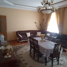 In Binəqədi rayonu 150.0 m² house with 5.0 rooms is for sale - Image 3