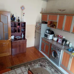 In Binəqədi rayonu 150.0 m² house with 5.0 rooms is for sale - Image 9