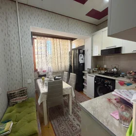 In Baku 65.0 m² apartment is for sale - Image 2